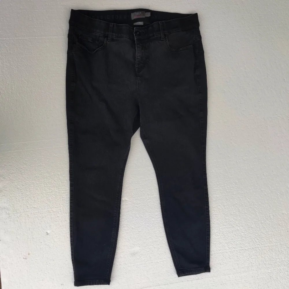 Torrid bombshell skinny stretch high rise  jeans gray / black size 20 S